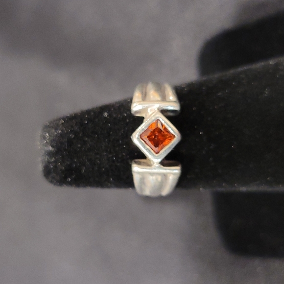 Garnet & Sterling Silver Ring Sz 5.75 - Picture 1 of 4